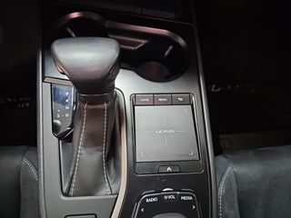 Lexus UX 2.0 250h Business