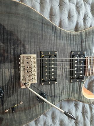 Guitarra PRS SE 
