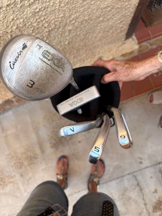 Palos de golf con funda