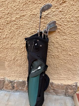 Palos de golf con funda