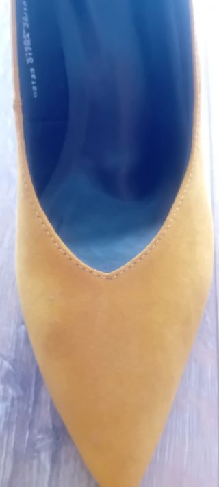 Zapatos de tacón M&S color mostarza