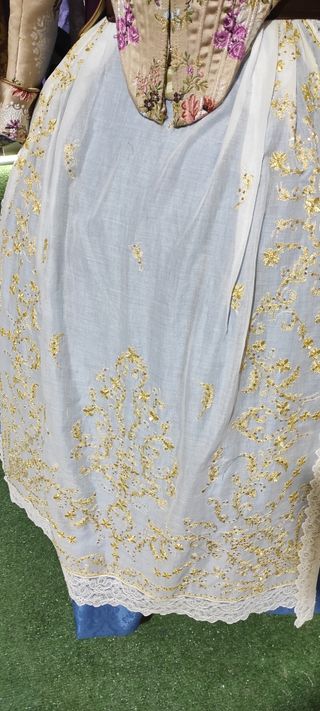 Traje de Fallera Nuevo talla 38-40 venta y alquile