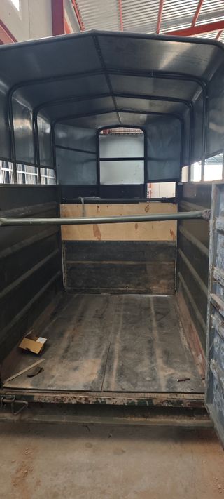 Remolque caballos y medio