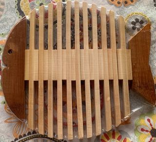 Salvamanteles Pez Madera.