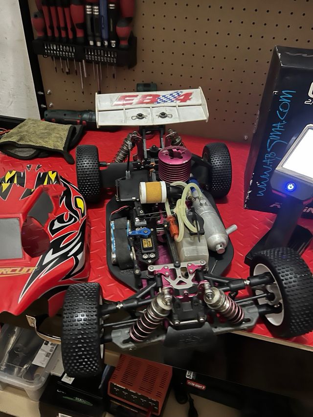 Thunder Tiger EB4 1/8 Buggy Auto RC