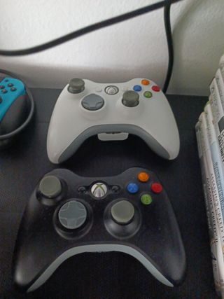 Xbox 360 Blanca + 2 Mandos y Juegos