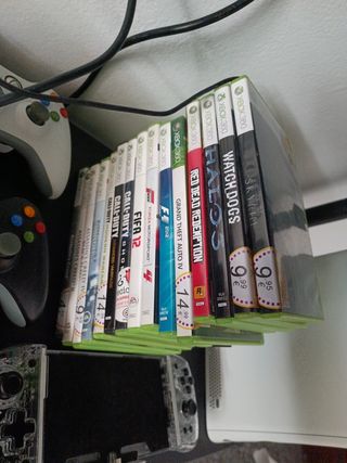 Xbox 360 Blanca + 2 Mandos y Juegos
