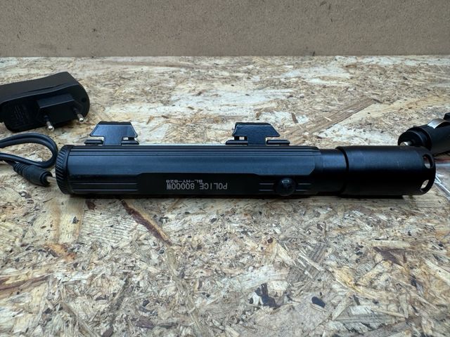 Torcia Police 80000W con attacco