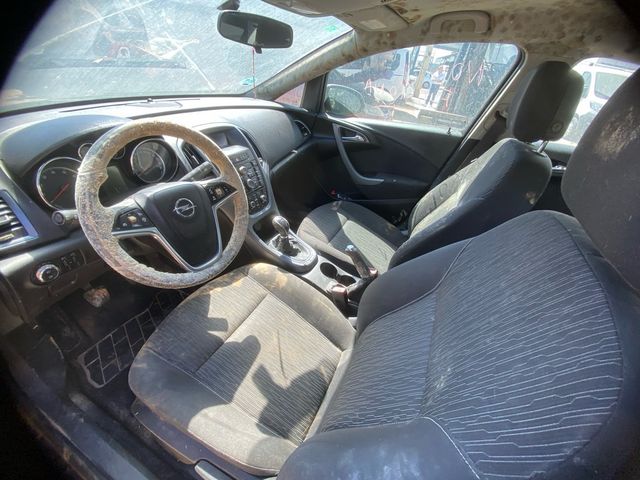 Despiece Opel Astra 2013
