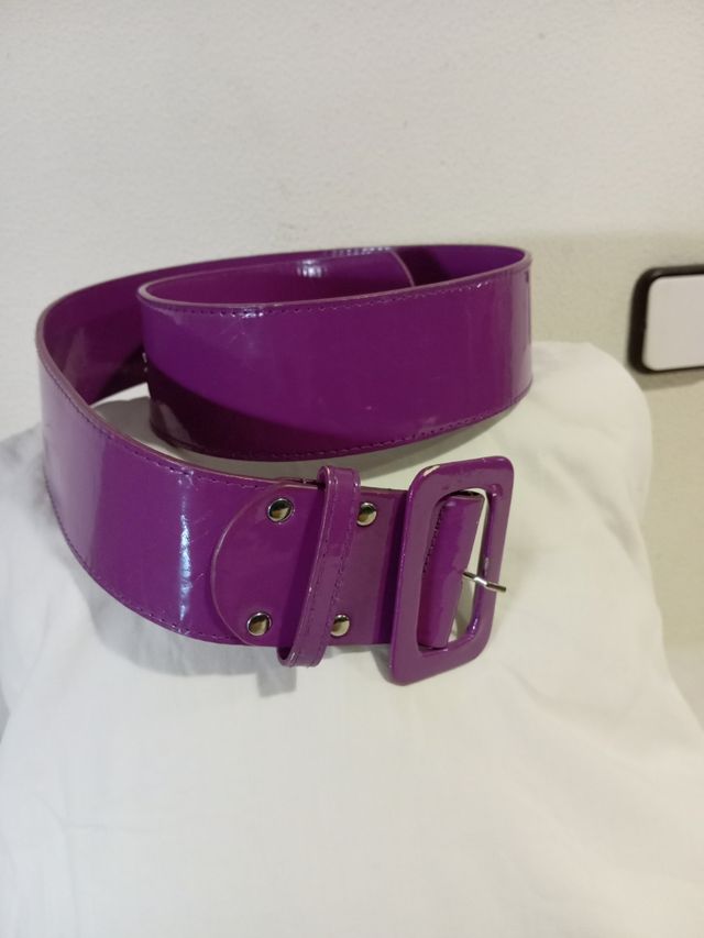 Cinturón Charol Morado Ancho Hebilla Cuadrada