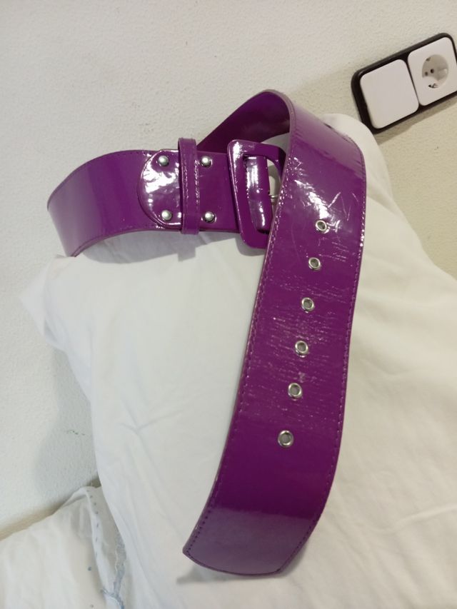 Cinturón Charol Morado Ancho Hebilla Cuadrada