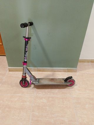 Patinete de metal para niños