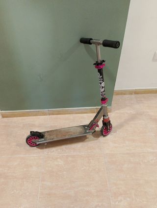 Patinete de metal para niños