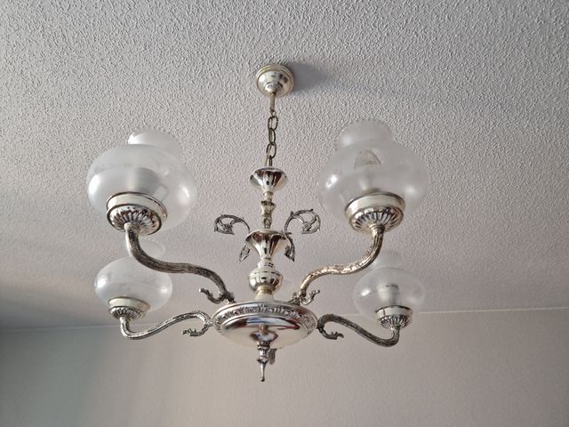 Lámpara de techo de metal y cristal