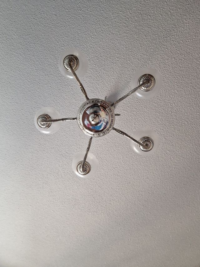 Lámpara de techo de metal y cristal