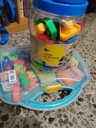 Juego de construcción bebés y maletín de coches