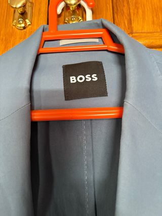 Traje BOSS azul hombre