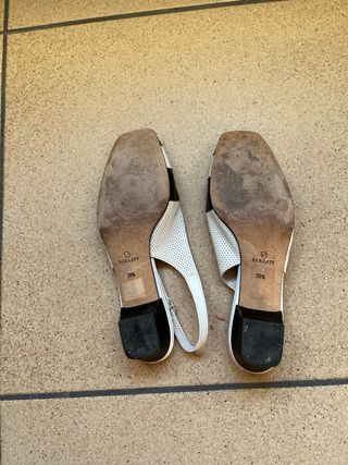 Zapatos retro blancos y negros