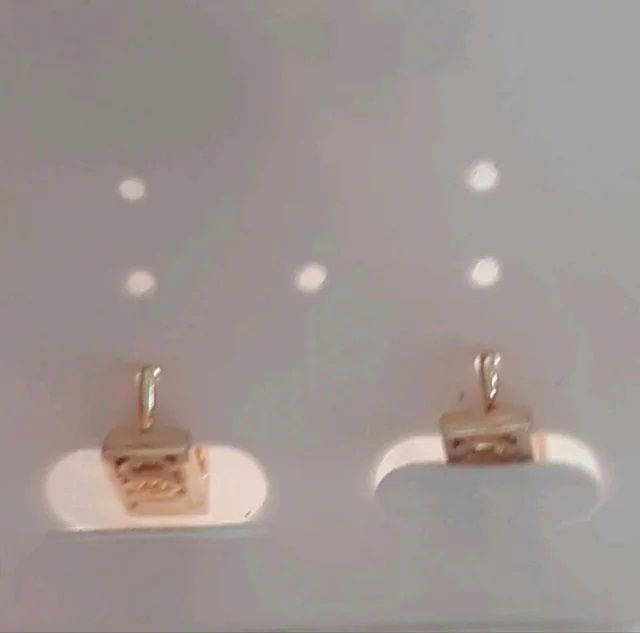 Oferta estrenar pendientes elegantes.