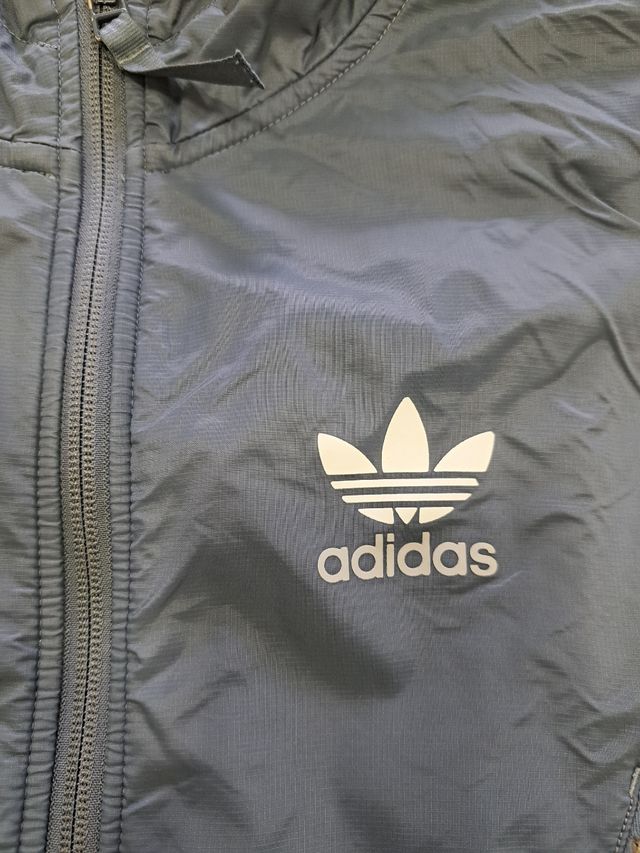 Felpa Adidas con zip e cappuccio