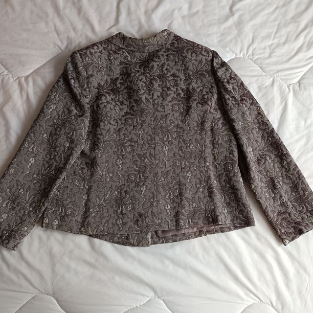 Chaqueta de mujer, tipo americana. Regalo falda