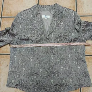 Chaqueta de mujer, tipo americana. Regalo falda