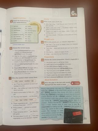 on screen for bachillerato 2 student’s book