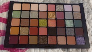 Paleta de sombras NYX Ultimate Utopia