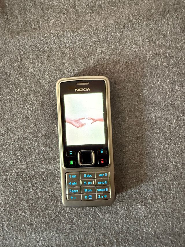 Teléfono Móvil Nokia Plata