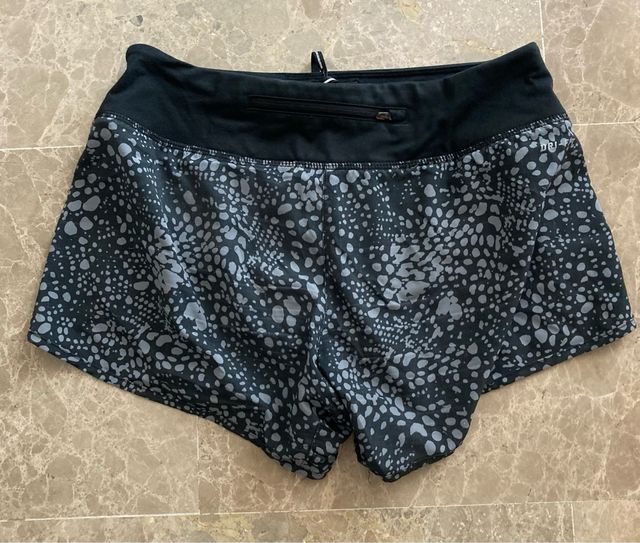 Pantalones cortos Nike negros con estampado