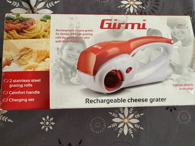 Rallador de queso eléctrico rojo