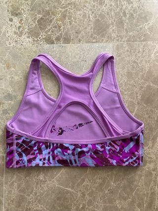 Top Deportivo Nike Morado Estampado