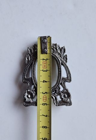 Marco portarretratos metálico antiguo