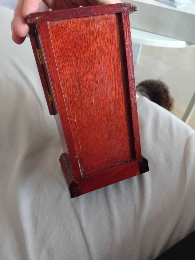 Joyero de madera con cajones