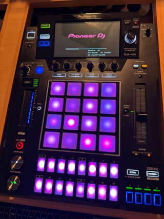 Alquiler Pioneer DJ DJS-1000 Sampler zona Marbella