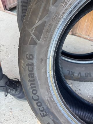 2 Ruedas Continental 225/60R18 104V