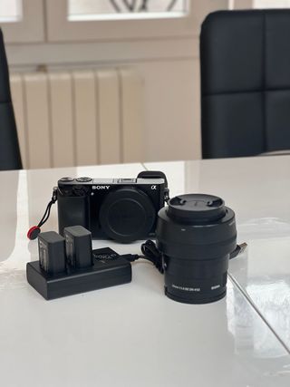 Sony a6000 Cámara Mirrorless + Accesorios