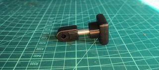 Tornillo ventana Moncayo 750