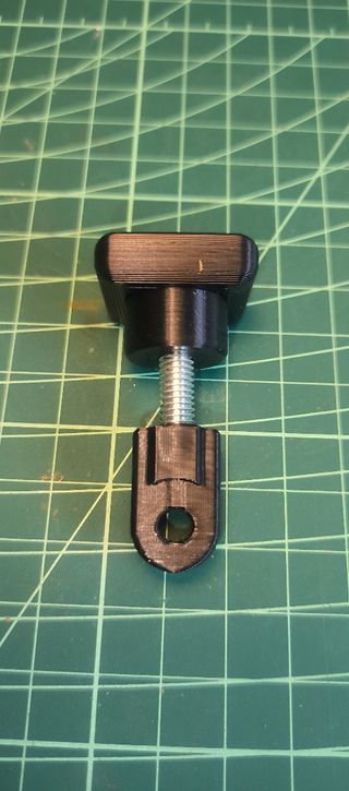 Tornillo ventana Moncayo 750