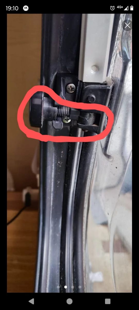 Tornillo ventana Moncayo 750