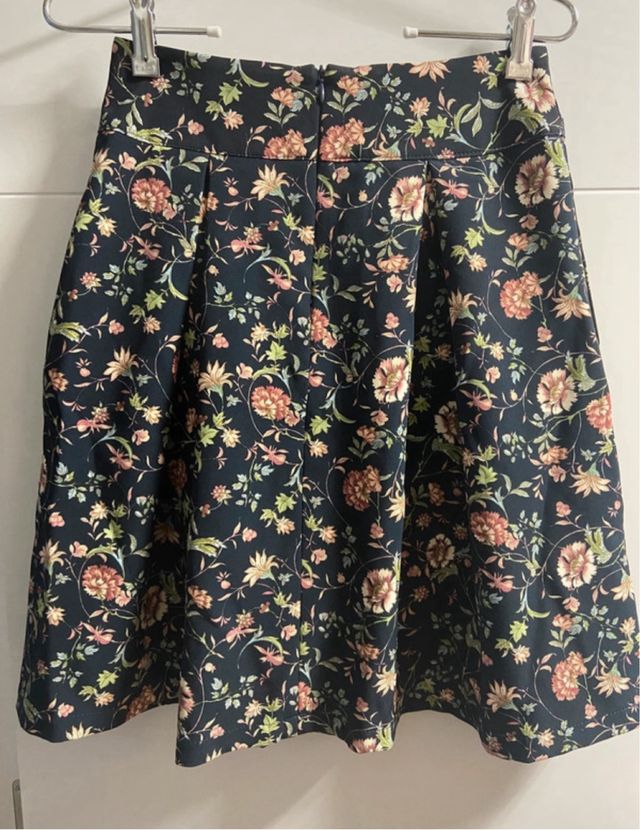 Falda Pretty Girl floral nueva