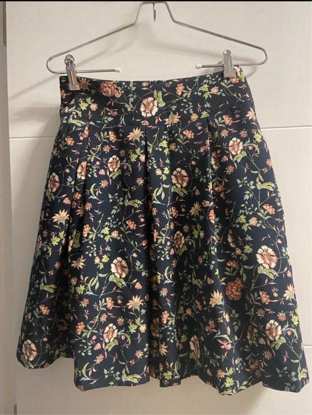 Falda Pretty Girl floral nueva