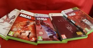 Xbox 360 Negra con Mando Blanco