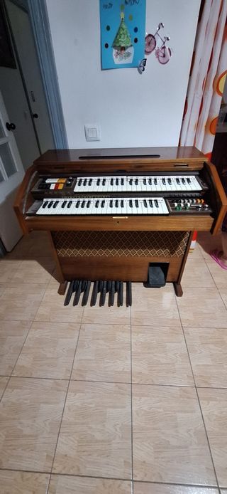 Órgano Piano Antiguo