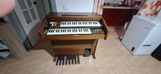 Órgano Piano Antiguo