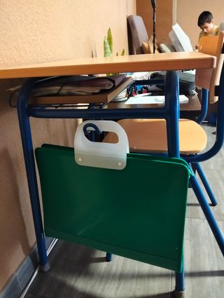 Mesa y silla escolar madera y metal