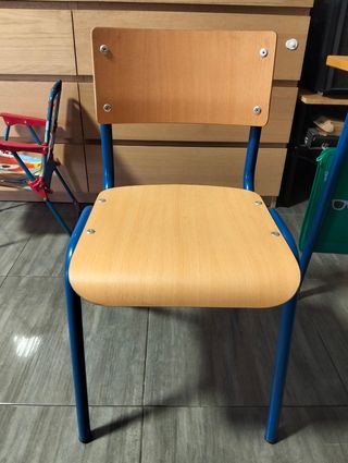 Mesa y silla escolar madera y metal