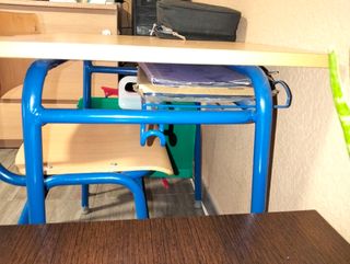 Mesa y silla escolar madera y metal