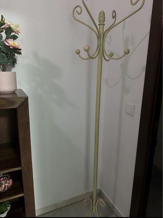 Perchero de forja beige