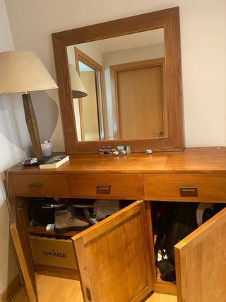 mueble de teca para recibidor+espejo+lámpara
